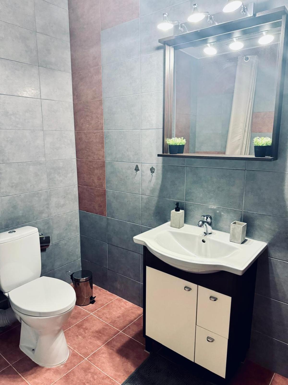 בוקרשט 2 Rooms Urban Retreat Unirii Near City Center מראה חיצוני תמונה