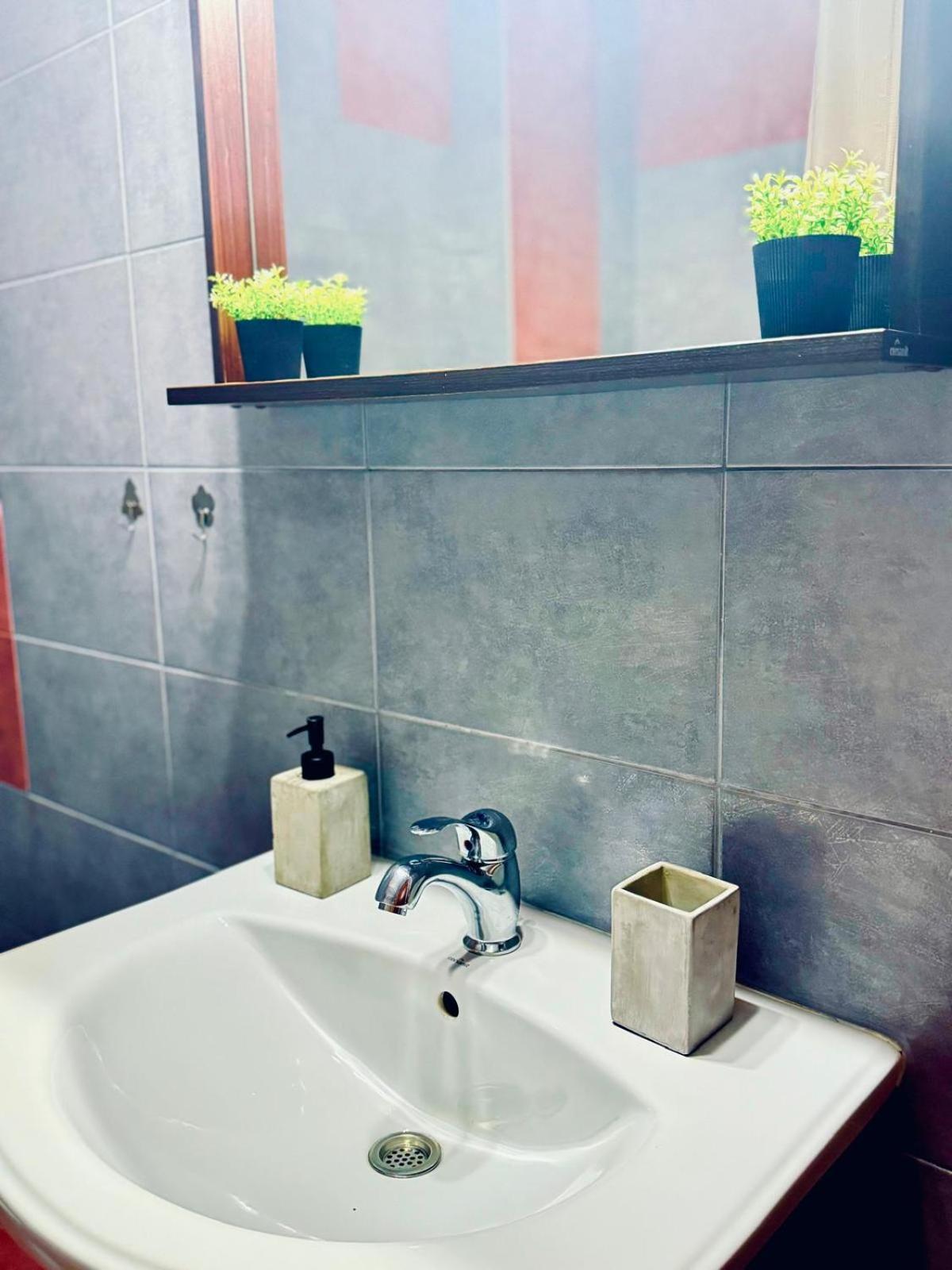 בוקרשט 2 Rooms Urban Retreat Unirii Near City Center מראה חיצוני תמונה